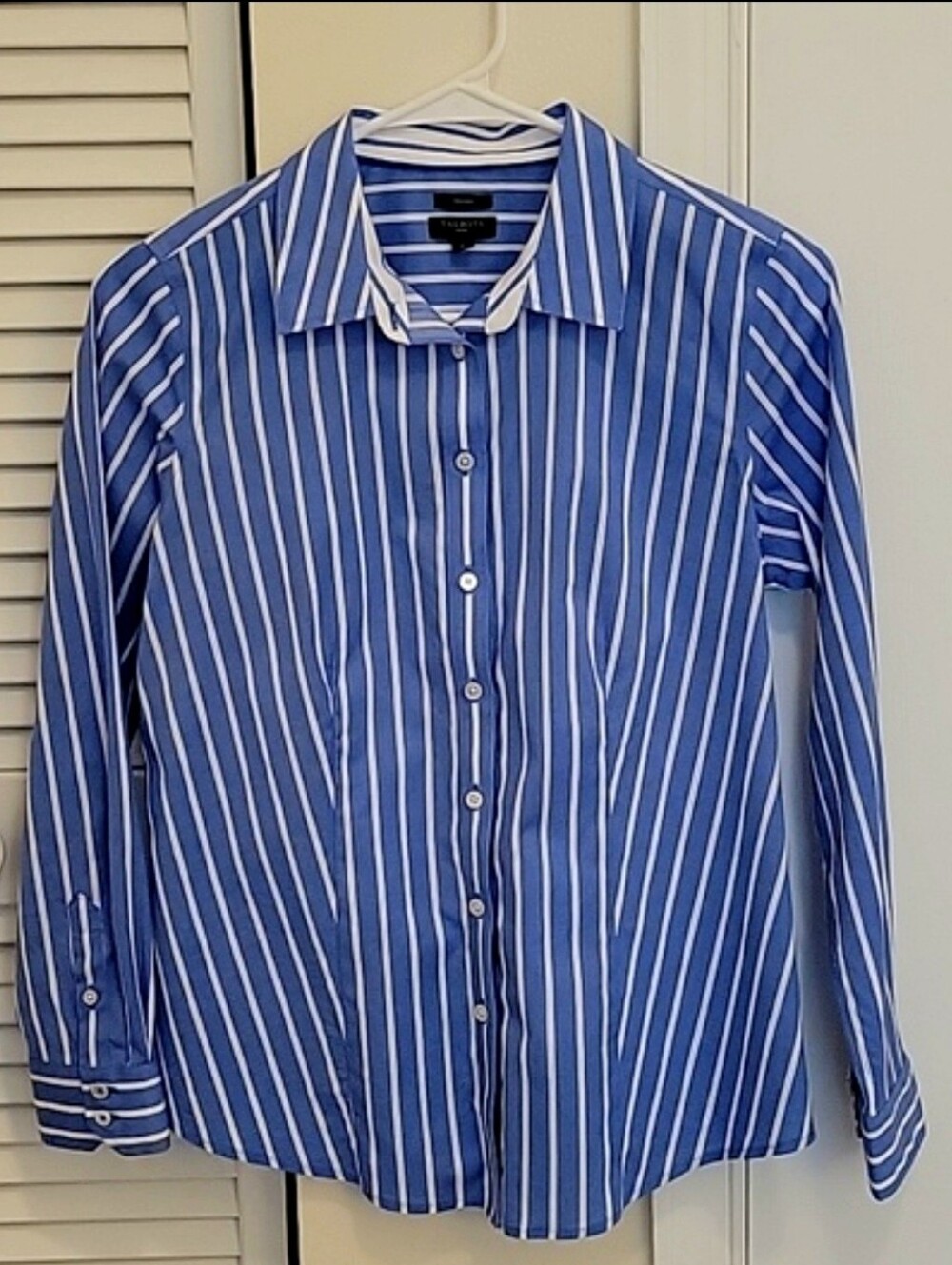 Talbots Non-Iron Striped Button Down Shirt Petite 6P, Blue White